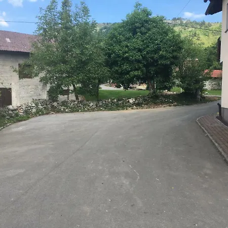 Kmetija Francinovi Narin